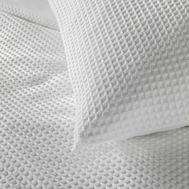 Parure de lit en microfibre gaufrée motif nid d’abeille