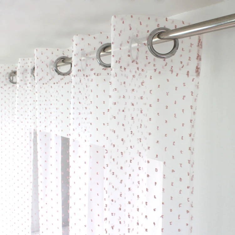 Transparenter Organza-Vorhang mit Plumetis und Ösen