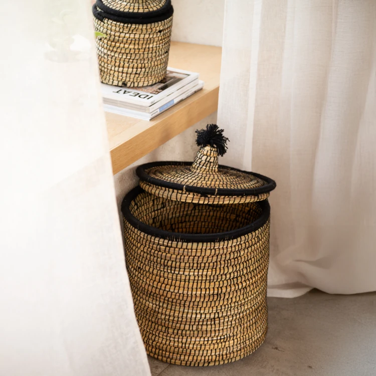 Cesto para roupa suja em fibras vegetais e lã