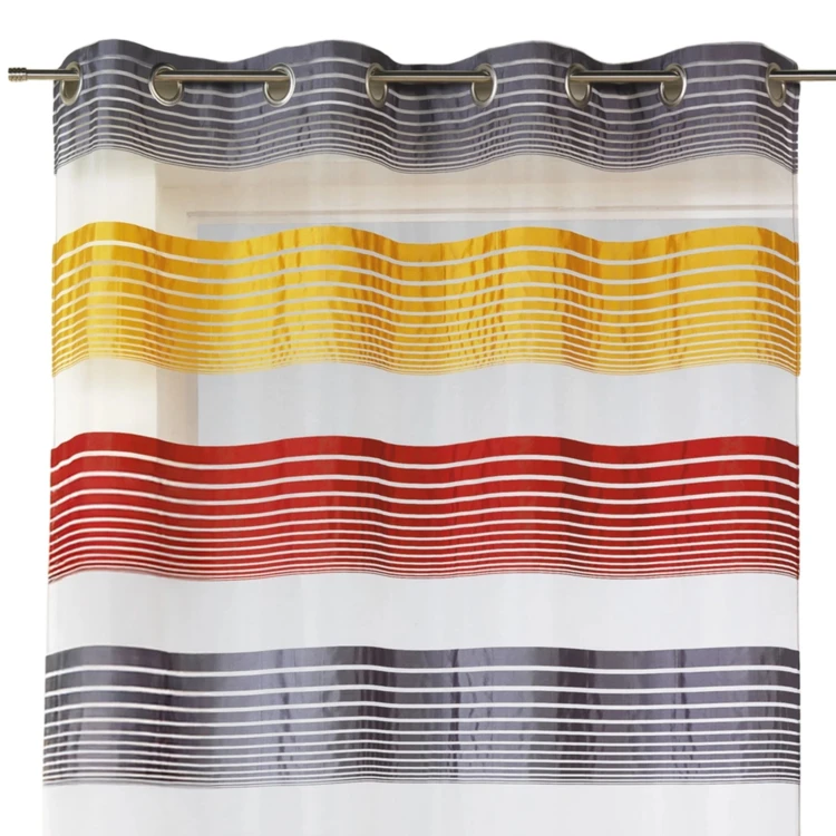 Organza-Vorhang mit feinen, farbigen Querstreifen