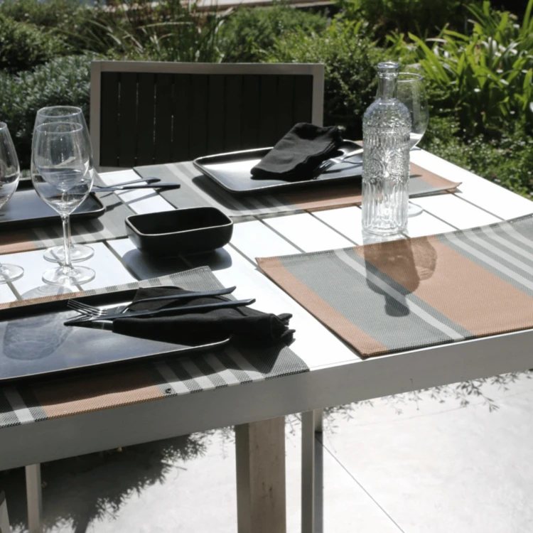 Set de table en plastique à rayures