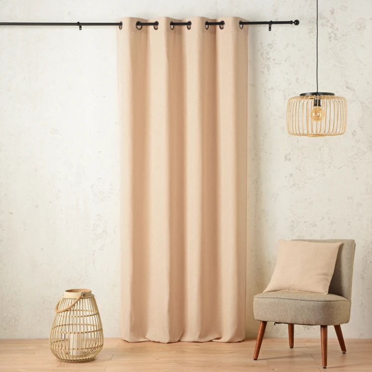 Tenda schermata con occhielli a righe