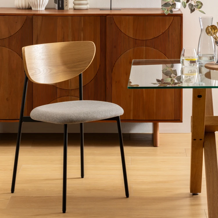 Lot de 2 chaises avec dossier bois et pieds métal