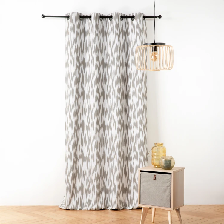 Jacquardvorhang mit Ikat-Muster aus Upcycling-Garnen