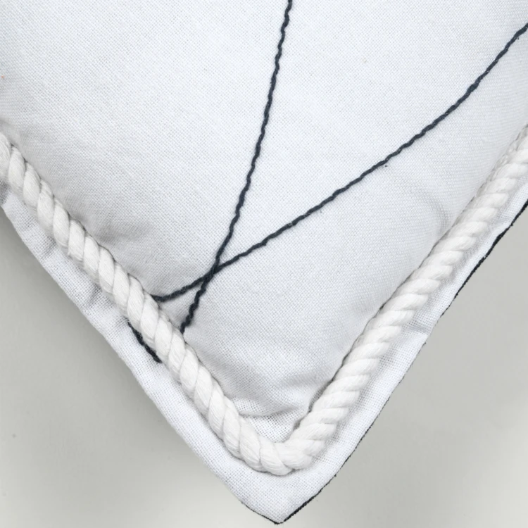 Coussin polycoton brodé style bord de mer