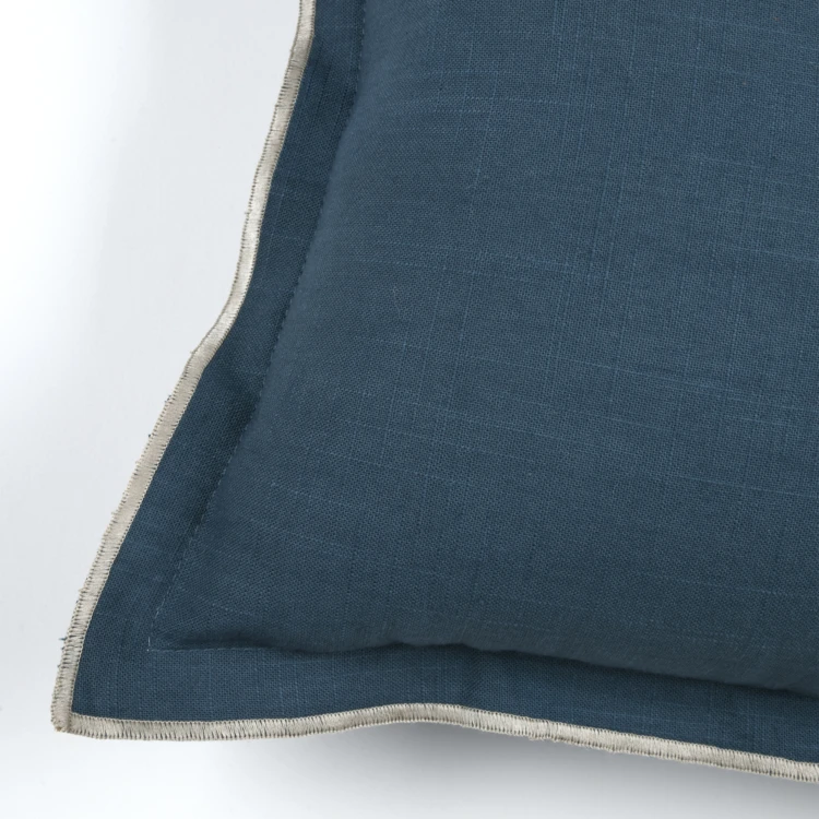 Coussin coton volant plat feston noir