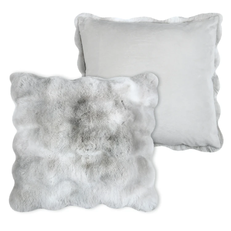 Coussin déhoussable imitation fourrure