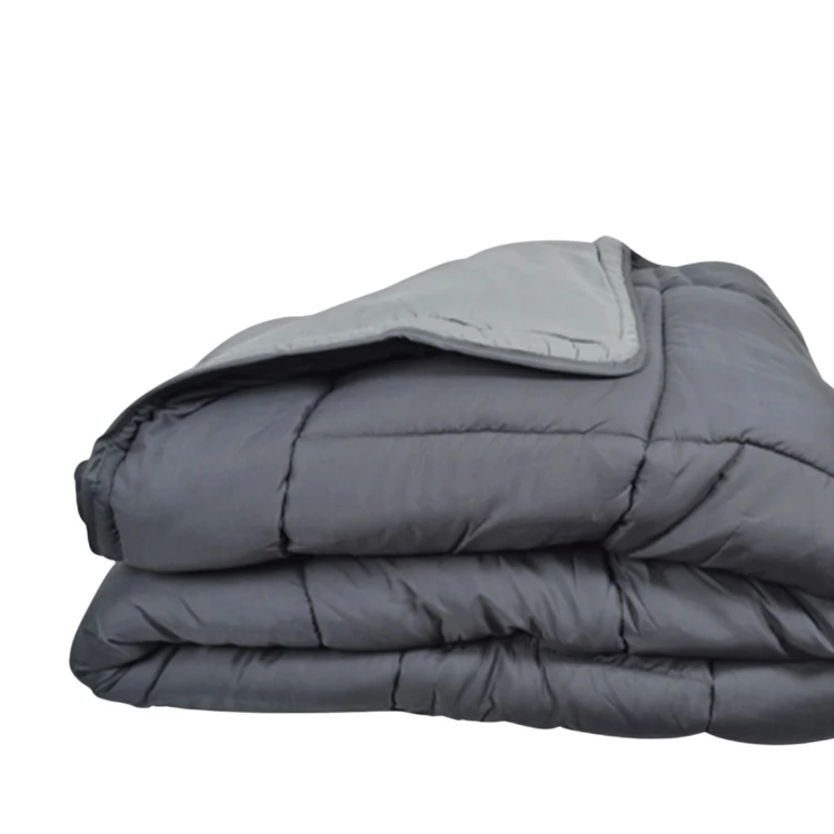 Couette légère réversible bicolore en microfibre 200 gr/m²