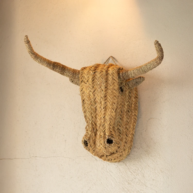 Decoração de parede com cabeça de boi de palha XL