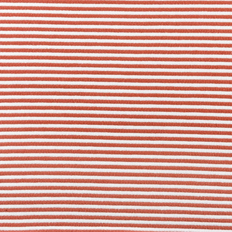 Plaid rayé à pompons