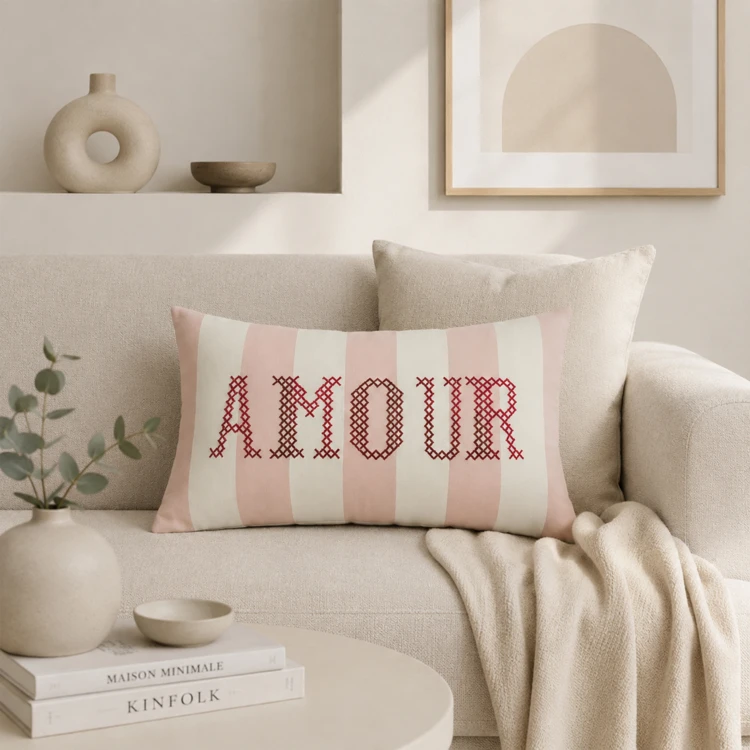 Coussin polylin rectangulaire "amour" brodée