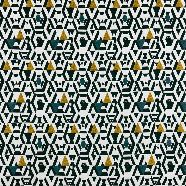 Cortina estampada motivos geométricos sobre fondo blanco