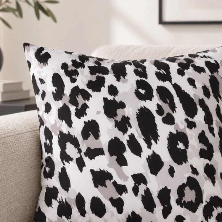 Coussin motif léopard
