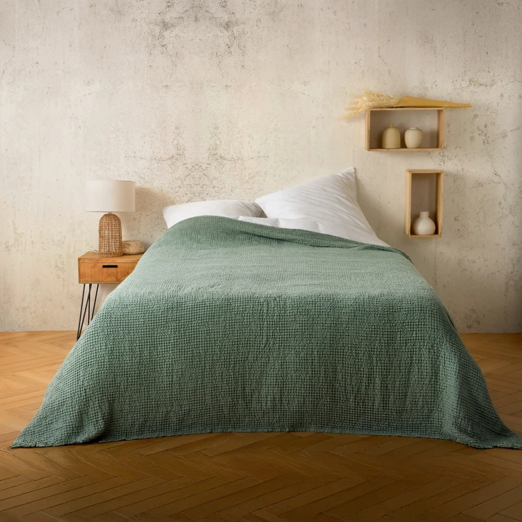 Plaid ou couvre lit 100%  coton nid d’abeille