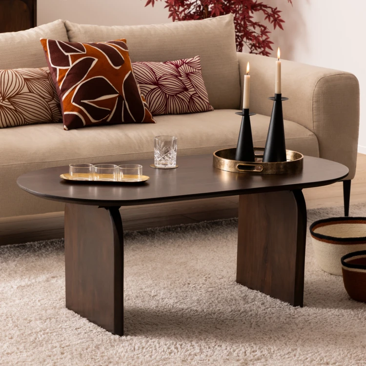 Table basse en manguier avec finition texturée