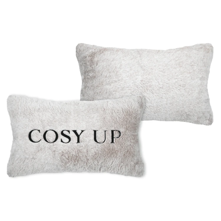 Coussin imitation fourrure brodé "Cosy up"