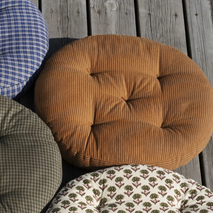 Cuscino rotondo per sedia in cotone a righe sottili