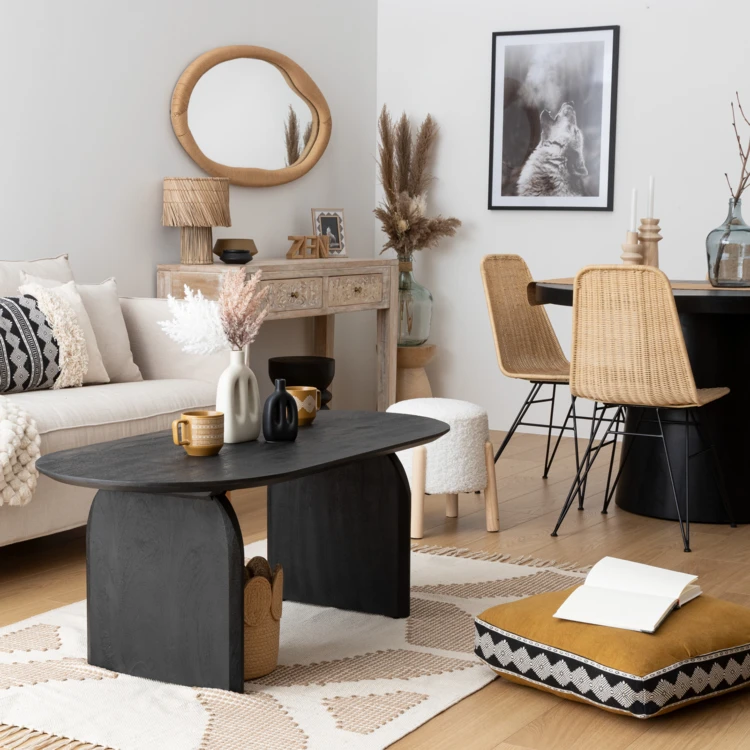 Table basse en manguier avec finition texturée