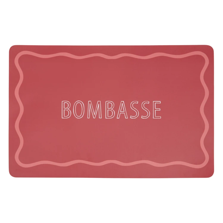 Madeira de mesa retangular com a inscrição «Bombasse»