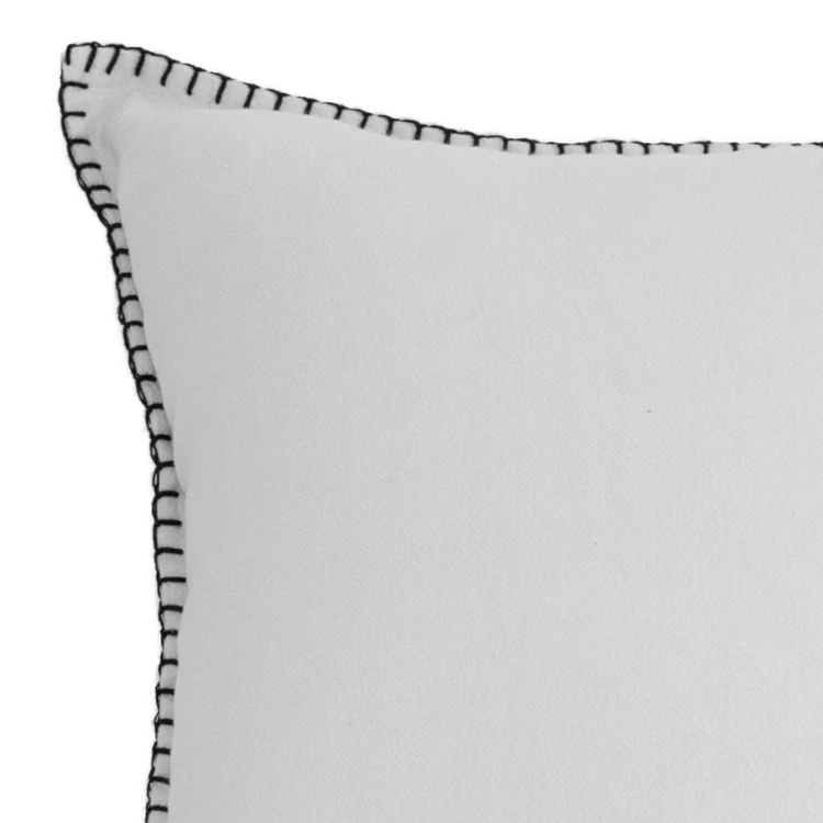 Coussin coton et bourdon noir