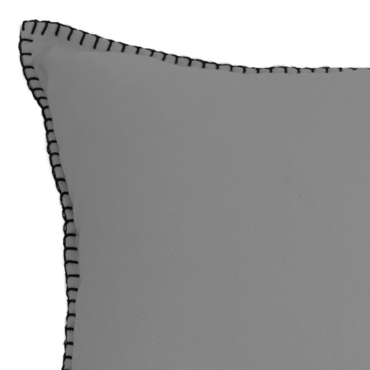 Coussin coton et bourdon noir
