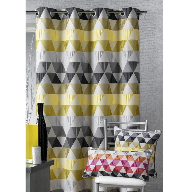 Cortina jacquard triangular